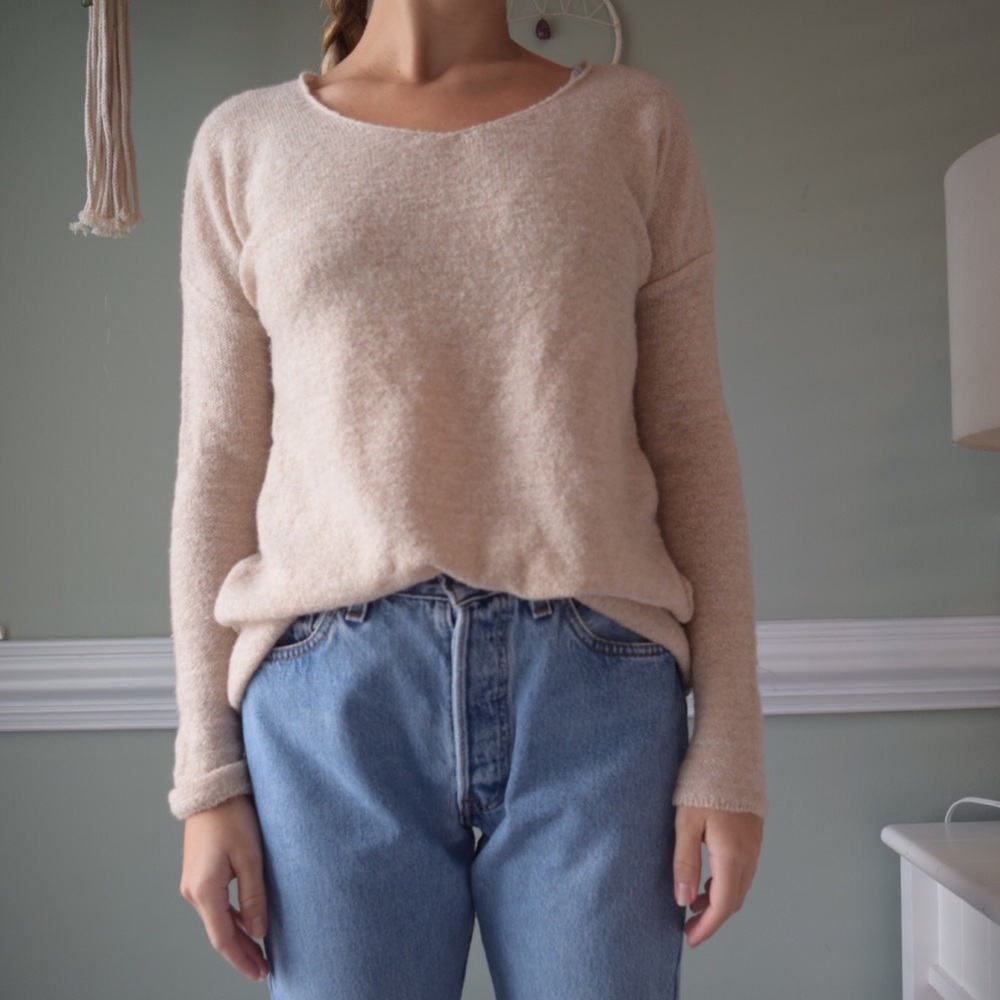 Gap Beige Sweater with subtle sparkle ✨